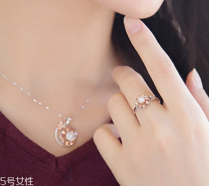 金大福和老鳳祥哪個(gè)好？金大福和老鳳祥品牌對(duì)比