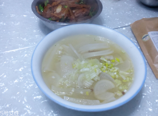 黑豬肉與白豬肉區(qū)別 黑豬肉與白豬肉哪個(gè)好吃？