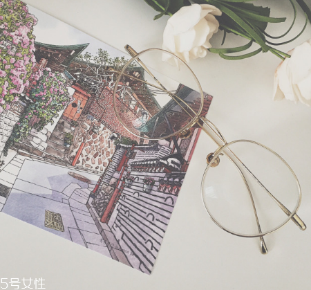 眼鏡可以用紙巾擦嗎？眼鏡能不能用紙擦？