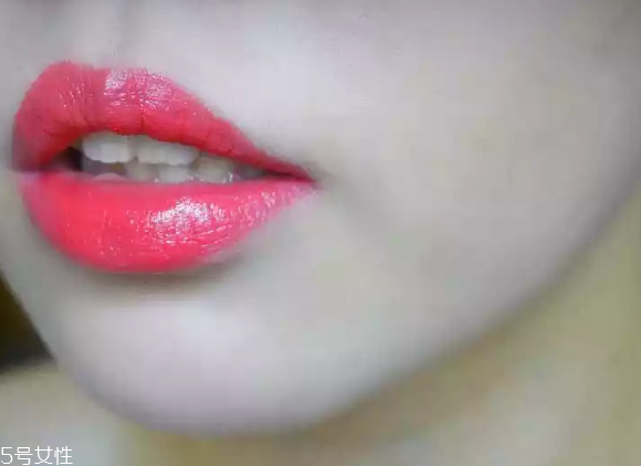 香奈兒136適合黃皮膚嗎 香奈兒136適合什么人用 香奈兒136適合黃皮膚嗎 香奈兒136適合什么人用