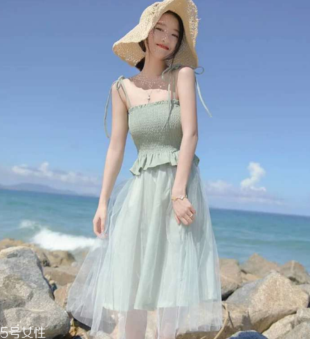 綠色衣服怎么搭配？綠色衣服搭配技巧