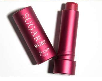 護(hù)唇膏涂睫毛有什么好處 護(hù)唇膏涂睫毛的正確方法 護(hù)唇膏涂睫毛有什么好處 護(hù)唇膏涂睫毛的正確方法