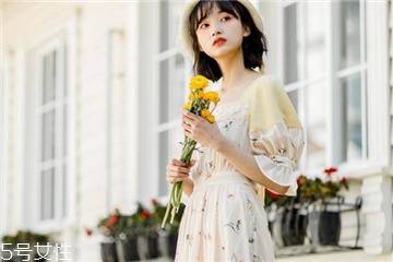 夏天拍照穿什么裙子好看？拍照適合穿什么裙子？