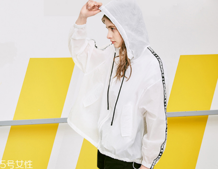 防曬衣上的油怎么洗？防曬衣上滴了油用什么洗？