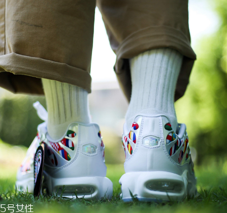 耐克國(guó)旗印花系列鞋子多少錢(qián)_有哪幾款？