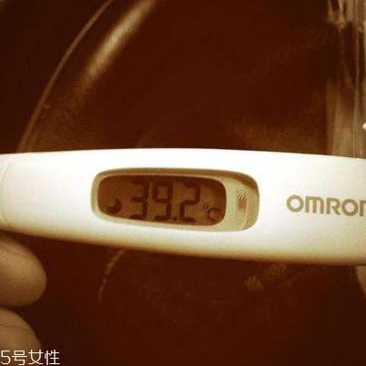 體溫計是熱脹冷縮嗎？體溫計原理