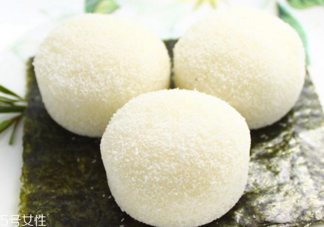 椰蓉可以直接吃嗎 椰蓉的吃法 椰蓉可以直接吃嗎 椰蓉的吃法