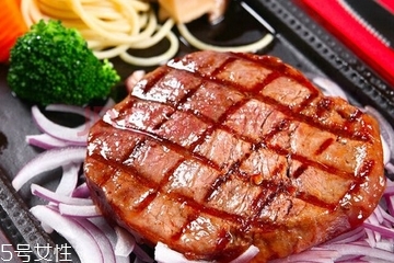 西冷牛排推薦幾分熟？西冷牛排幾分熟好吃？