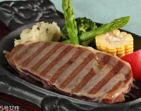 西冷牛排有肥肉嗎？西冷牛排是瘦肉嗎？