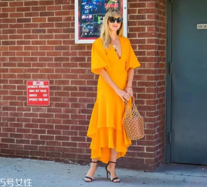 度假背什么包包好看？度假適合背什么包包？