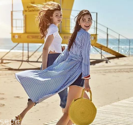 度假背什么包包好看？度假適合背什么包包？