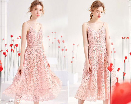 夏天度假穿什么裙子好看？什么裙子適合夏天度假穿？