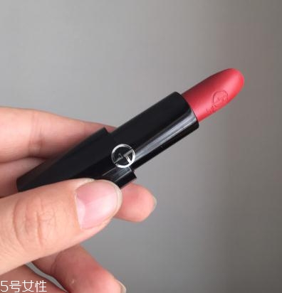 阿瑪尼口紅容易掉色嗎？阿瑪尼口紅掉色嚴(yán)重嗎？