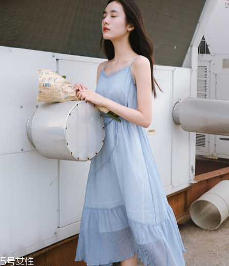胸大適合什么連衣裙？胸大穿什么連衣裙好看？