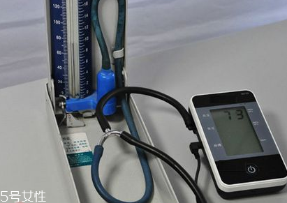 血壓計能用充電電池嗎？