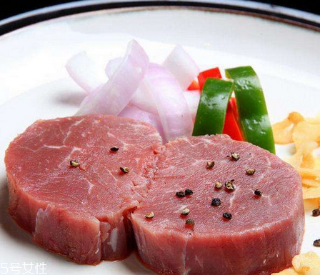 菲力牛排是合成的嗎？菲力牛排是牛里脊嗎？