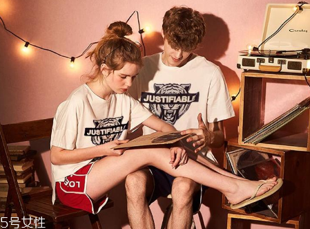 情侶裝怎么搭配？情侶裝搭配圖片