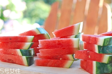 西瓜皮可以做面膜嗎？西瓜皮怎么做面膜