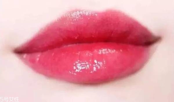 ysl唇釉105和12的區(qū)別 圣羅蘭ysl唇釉105和12哪個(gè)好看 