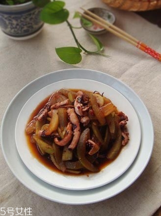 西瓜皮可以炒著吃嗎？西瓜皮可以炒什么？