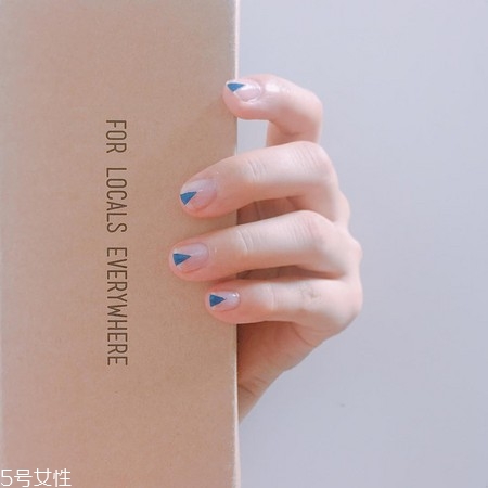 倒三角幾何美甲圖片 倒三角幾何美甲樣式大全