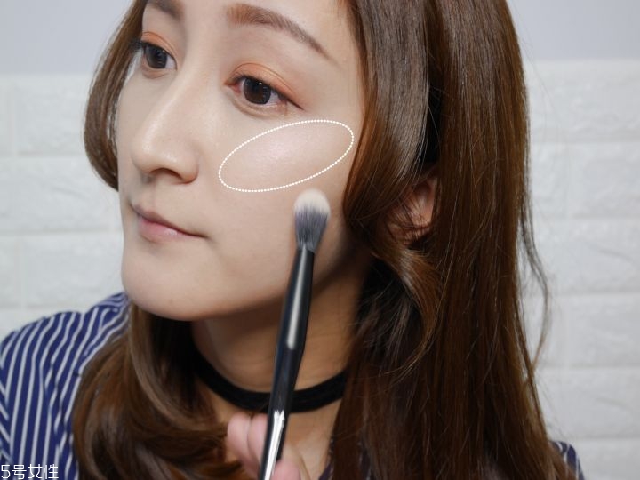nyx獨(dú)角獸粉餅怎么用 nyx獨(dú)角獸修容教程 nyx獨(dú)角獸粉餅怎么用 nyx獨(dú)角獸修容教程