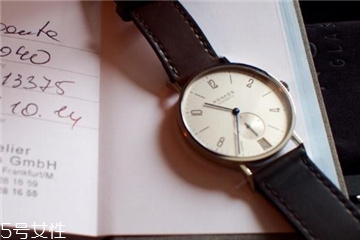 手表日期調(diào)過了怎么辦？手表日期調(diào)多了怎么調(diào)回去？