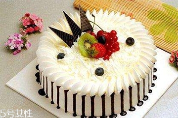 蛋糕用動物奶油和植物奶油哪個(gè)好？動物奶油和植物奶油區(qū)別