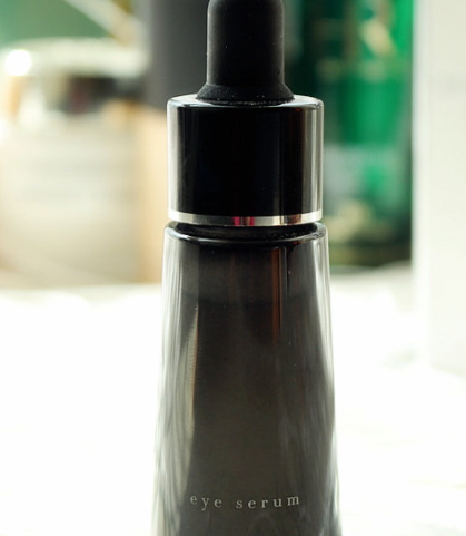 阿瑪尼黑鑰匙眼部精華怎么用？阿瑪尼黑鑰匙眼部精華多少錢