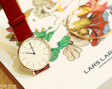 拉爾森手表和dw哪個好？lars larsen好還是dw好？
