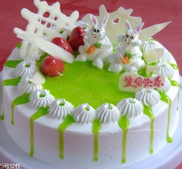 蛋糕尺寸適合多少人？6寸的蛋糕4個(gè)人吃夠嗎？