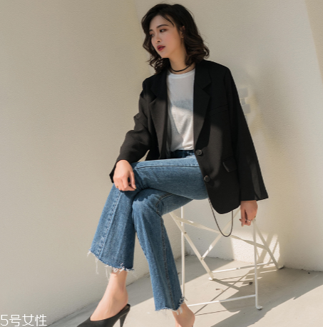 喇叭褲怎么搭配顯腿長？喇叭褲怎么穿顯高？