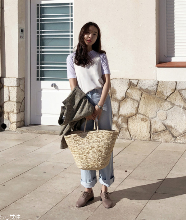 t恤被染色了怎么辦 白色t恤保養(yǎng)常識(shí) t恤被染色了怎么辦 白色t恤保養(yǎng)常識(shí)