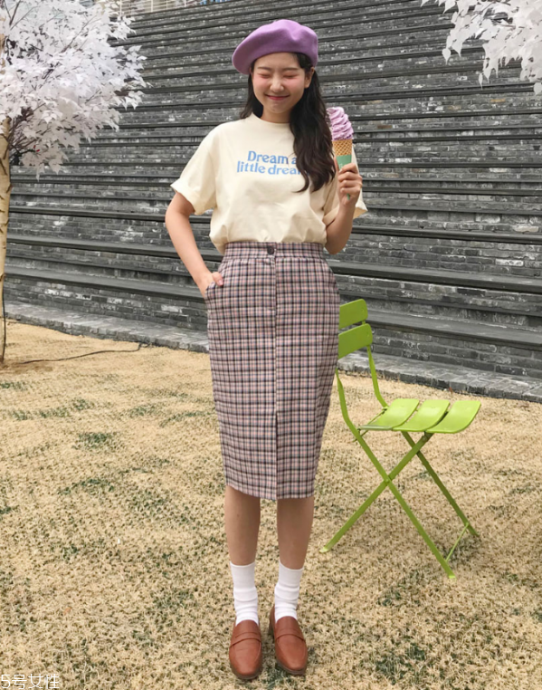 t恤被染色了怎么辦 白色t恤保養(yǎng)常識(shí) t恤被染色了怎么辦 白色t恤保養(yǎng)常識(shí)