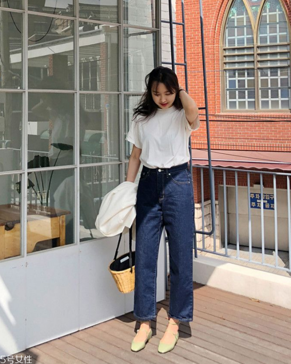 t恤被染色了怎么辦 白色t恤保養(yǎng)常識(shí) t恤被染色了怎么辦 白色t恤保養(yǎng)常識(shí)