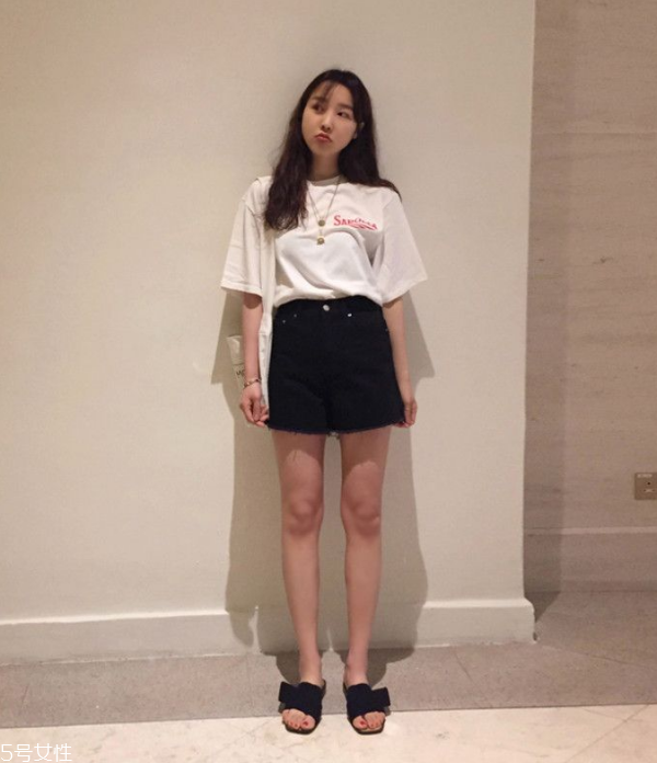 t恤被染色了怎么辦 白色t恤保養(yǎng)常識(shí) t恤被染色了怎么辦 白色t恤保養(yǎng)常識(shí)