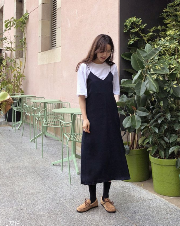 t恤被染色了怎么辦 白色t恤保養(yǎng)常識(shí) t恤被染色了怎么辦 白色t恤保養(yǎng)常識(shí)