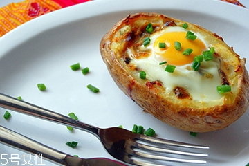 土豆能和雞蛋一起吃嗎？土豆和雞蛋一起吃會(huì)不會(huì)中毒？