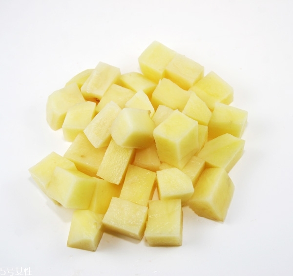 土豆要去皮嗎？土豆怎么去皮最快？