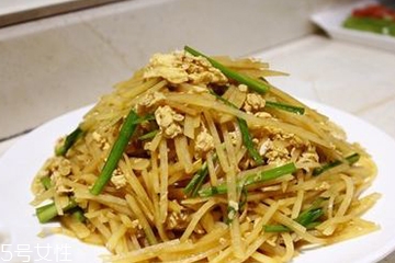 土豆絲炒雞蛋的做法 土豆絲炒雞蛋怎么做？