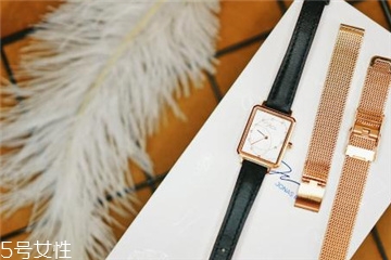 手表掉色怎樣處理？手表褪色補(bǔ)色方法