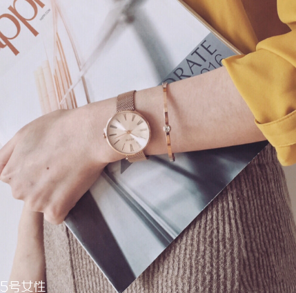 手表調(diào)時間的旋鈕叫什么？手表旁邊的旋鈕叫什么？