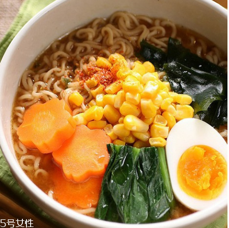 方便面加牛奶好吃嗎？牛奶方便面是黑暗料理嗎？