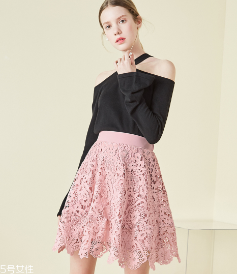 粉色裙子怎么搭配？粉色裙子搭配圖片