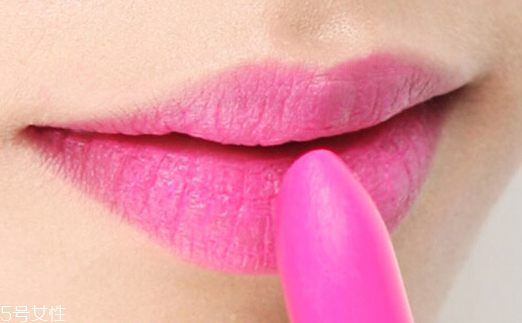 3ce口紅哪個(gè)顏色顯白 3ce口紅南瓜色是哪個(gè)色號