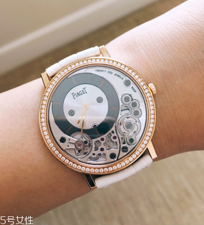 手表是機(jī)械表好還是石英表好？手表機(jī)械表和石英表區(qū)別