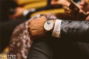 手表是男左女右嗎？手表佩戴是男左女右嗎？
