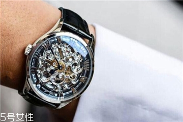 手表上弦是轉(zhuǎn)哪個方向？手表上弦是順時針還是逆時針？