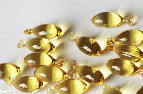 寶寶可以空腹吃魚肝油嗎 寶寶空腹吃魚肝油什么后果 寶寶可以空腹吃魚肝油嗎 寶寶空腹吃魚肝油什么后果