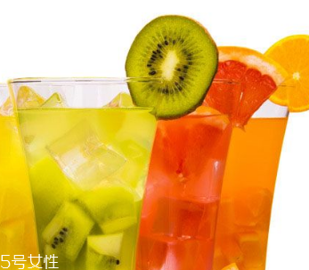 果汁和水果營(yíng)養(yǎng)價(jià)值一樣嗎？果汁和水果的營(yíng)養(yǎng)價(jià)值一樣嗎？